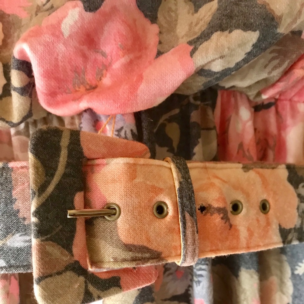 Vintage floral dress with matching belt - Picture 3 of 7